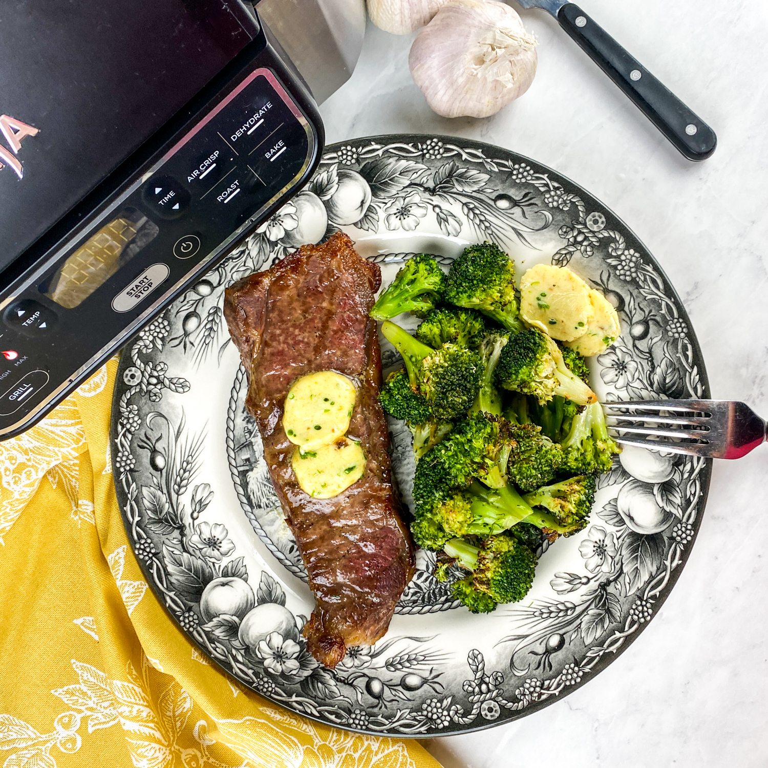 Photo of a Air Fryer Strip Steak For A Quick Low Carb Meal