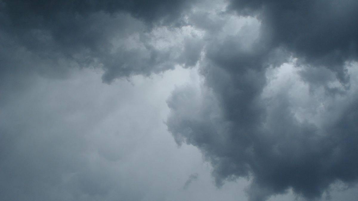 Photograph of a gathering of rain clouds